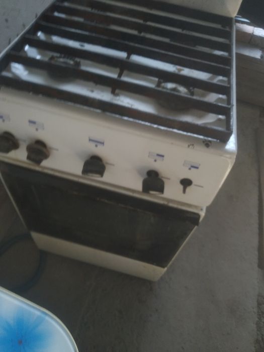 Gaz plitasi sotiladi yaxshi holatda