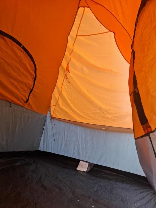 Vând cort de 6 persoane