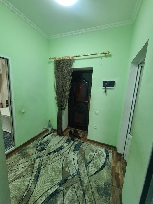 1 xonali kvartira sotiladi