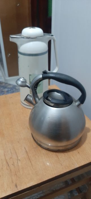Чайник металлические в отличном состоянии.продаю дёшево 50.000 сум.