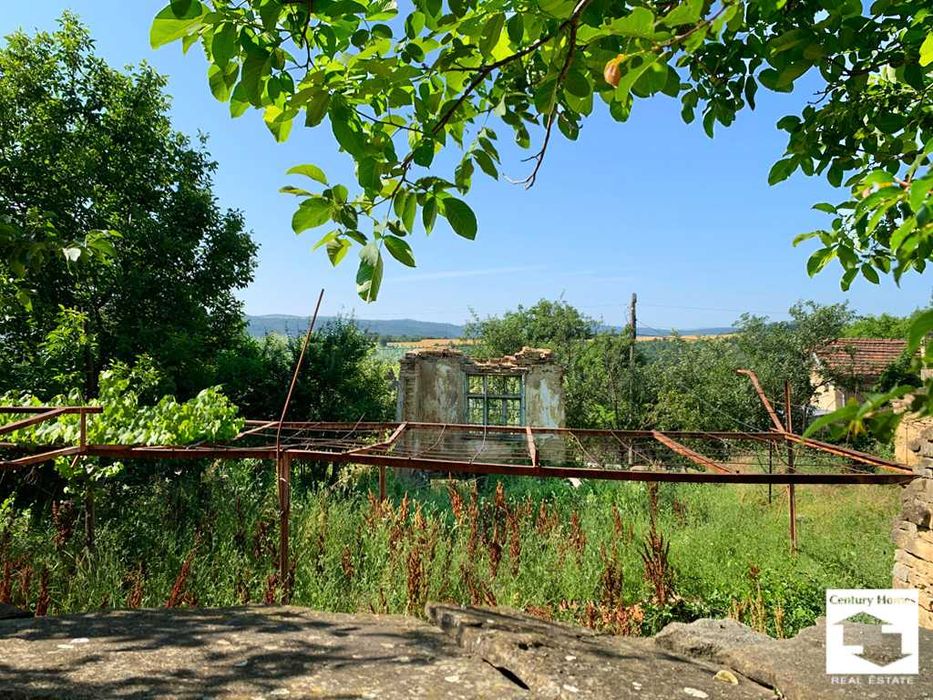 170291 Урегулиран поземлен имот, с налични ток и вода, в с. Катранджии