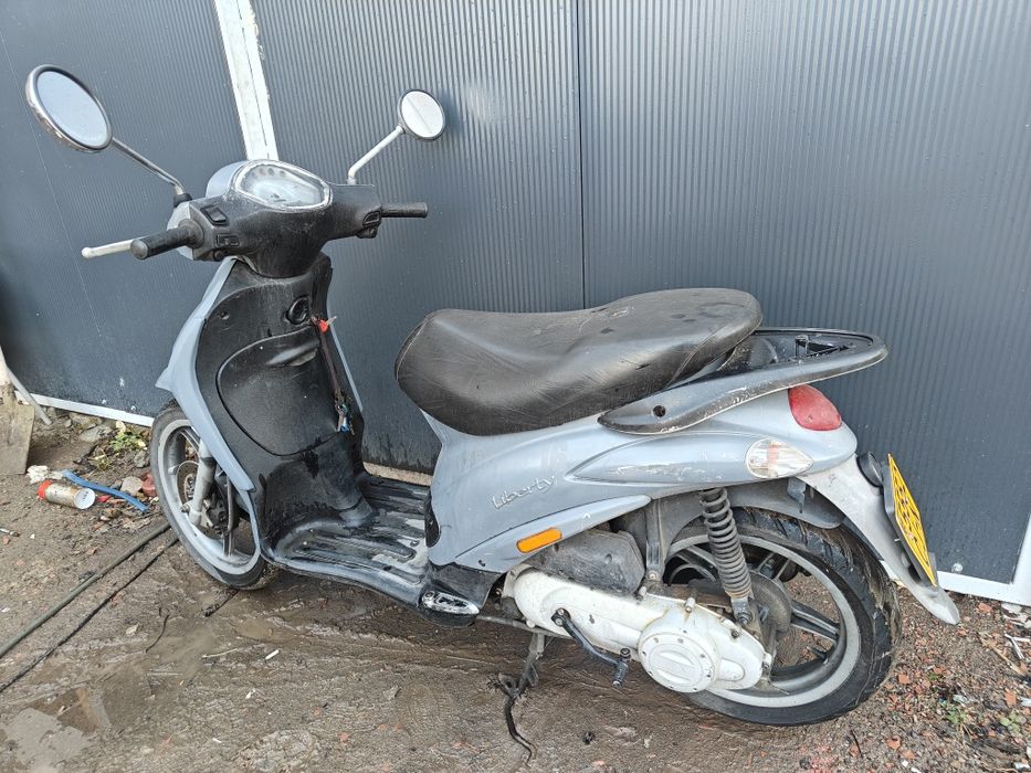 Piaggio liberty 50 cc 2t  și Piaggio zip 4t