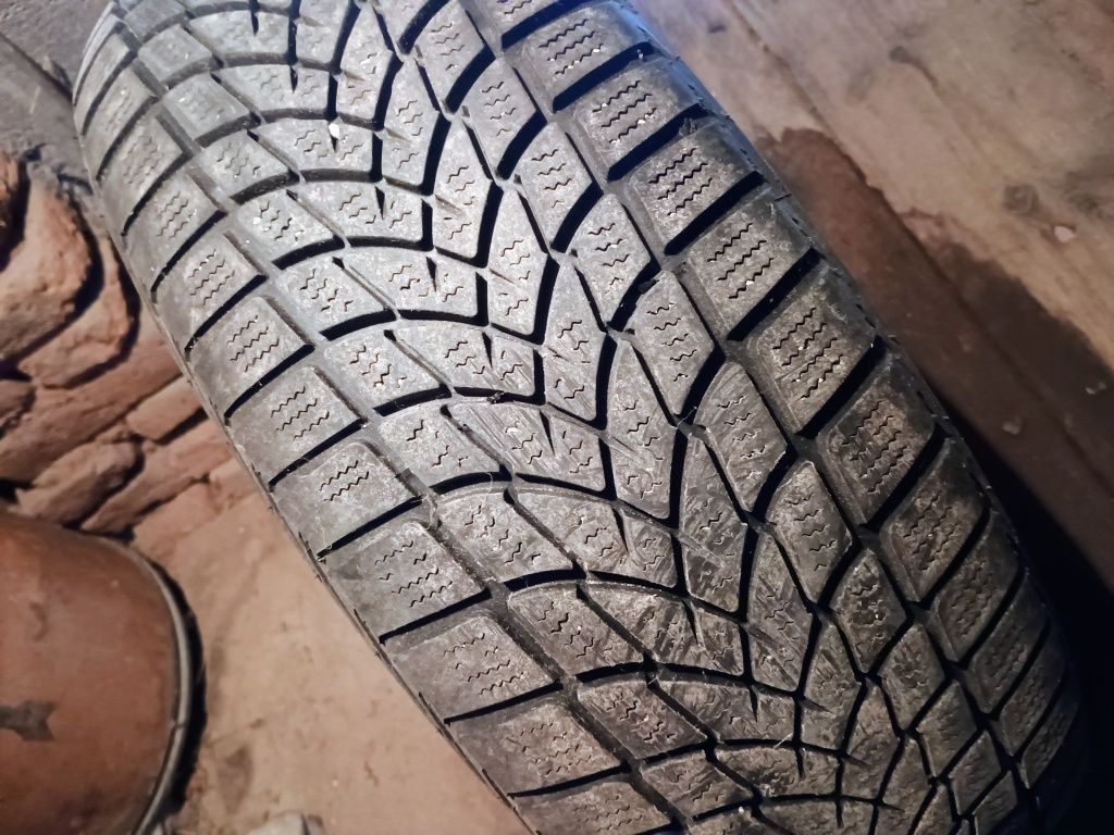 Зимни гуми 205/60 R16