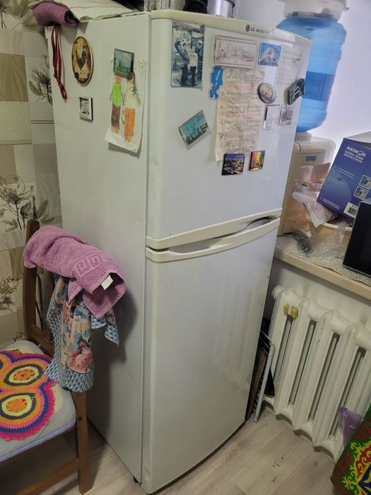 Холодильник в отличном состоянии,  все везде работает