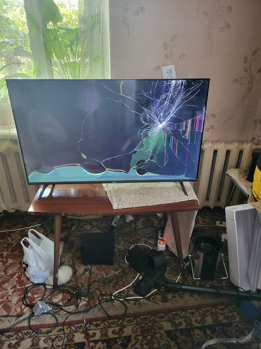 Телевизор на запчасти