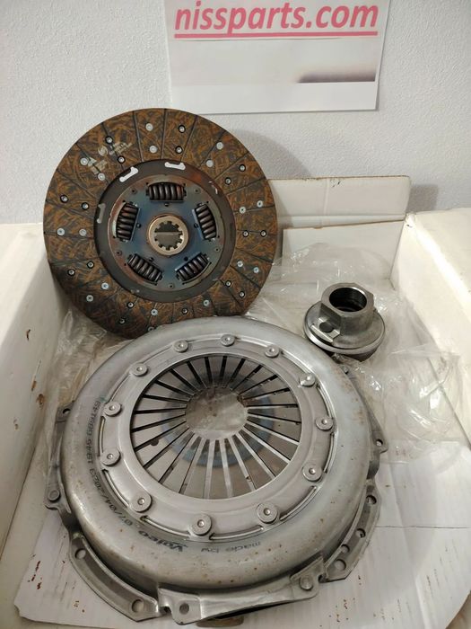 KIT AMBREIAJ NISSAN ATLEON 140 4.0TD ECO-T135 4.0TD VALEO 805486 B00CW09502  805486 631317600 3400700671 30210D6300 30100D8704