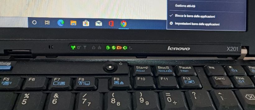 Leptop lenovo x201 perfect functional plus incarcator