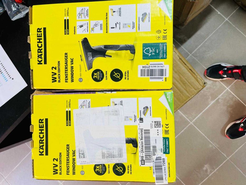 Aspirator geamuri cu baterie Kärcher WV 2 Black Edition