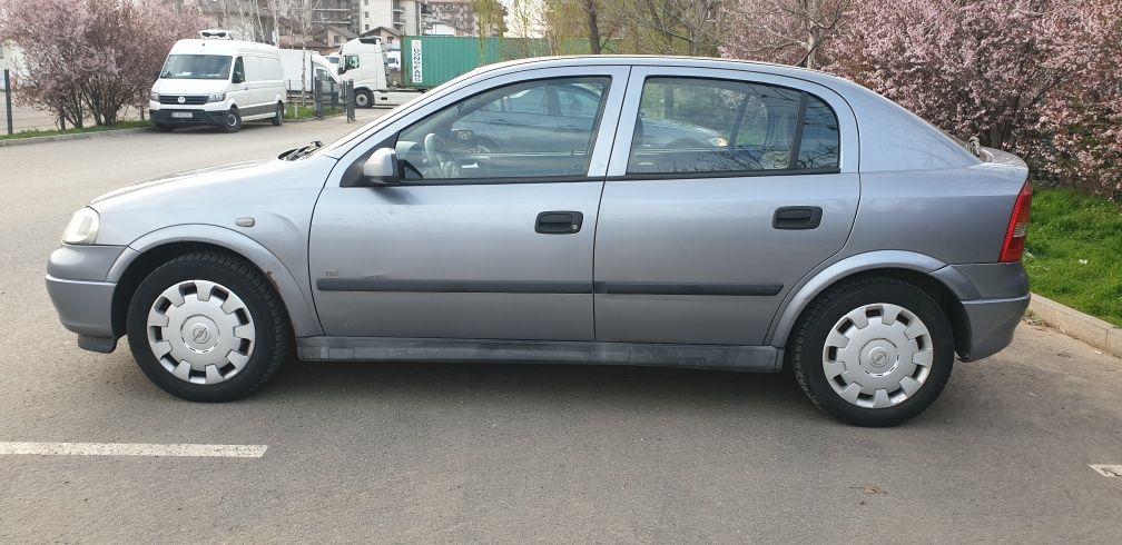 Opel Astra G - 1.4 benzina. Pret  1500. Fiscal pe loc.