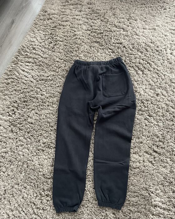 Pantaloni Essentials