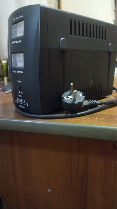 Стабилизатор напряжения