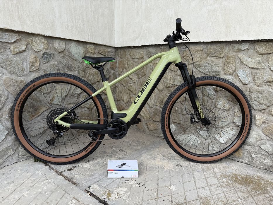 Bicicleta electrica cube reaction hybrid