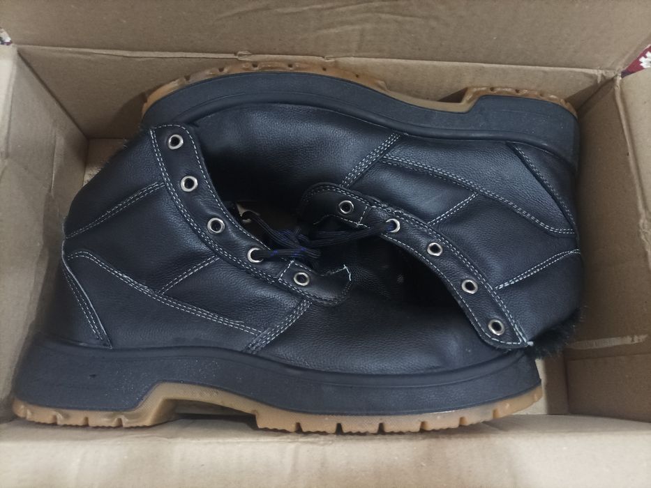 Ботинки сатилади