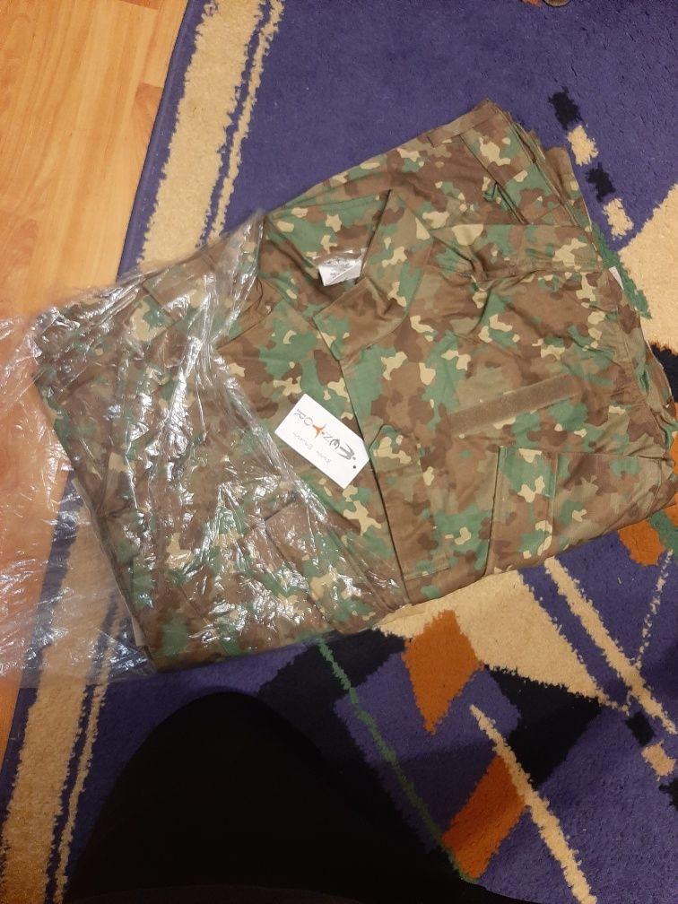 Ținută,uniformă,costum, echipament ,compleu combat