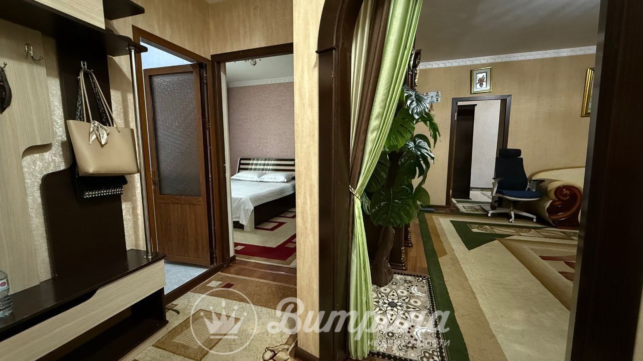 СРОЧНО Продается 3х комнатная квартира на массиве Хумаюн