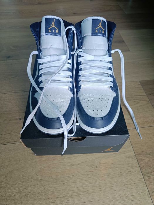 Jordan 1 Mid Obsidian 42