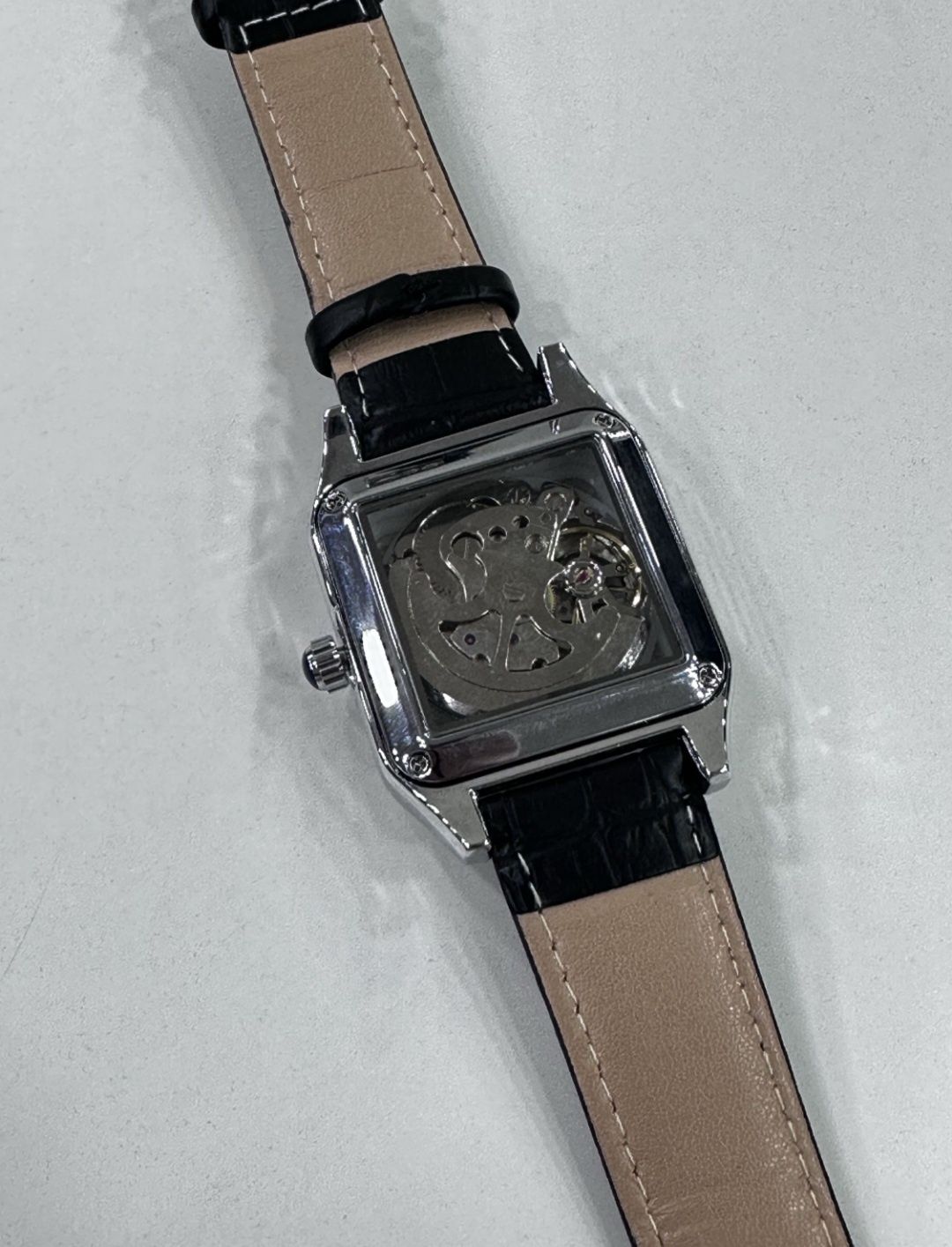CARTIER MEXANIC soati sotiladi