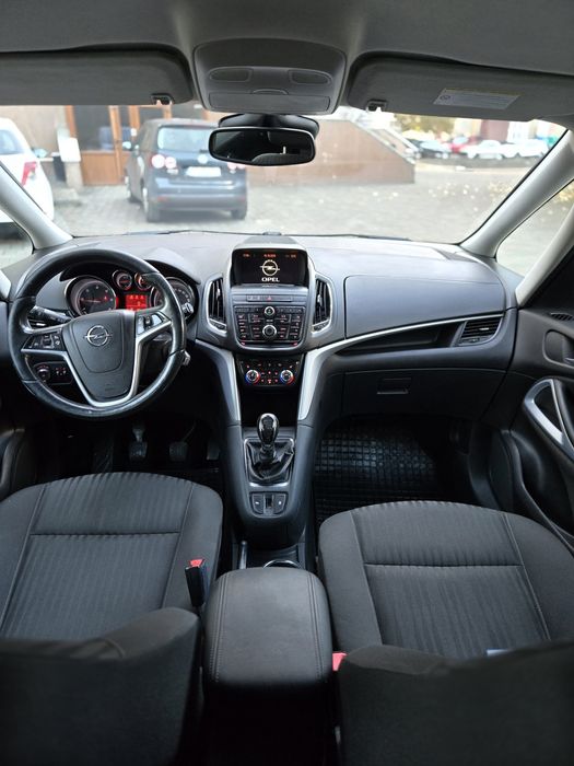 Vand Opel Zafira 2.0 Diesel 2013 !!!