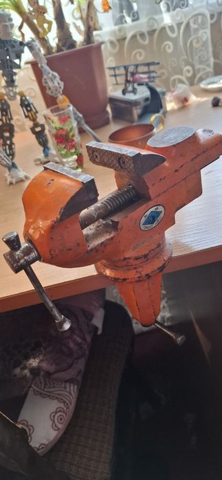 Менгеме- малко, но много тежко