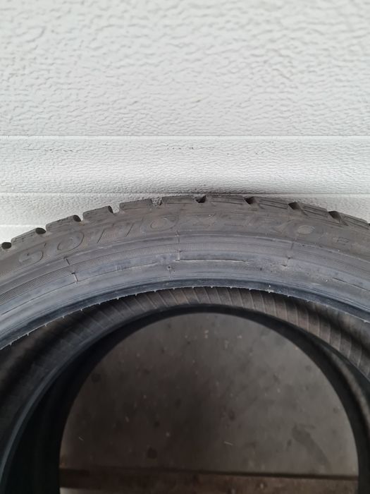Зимни гуми 2 броя PIRELI SottoZero3 245 30 R20 дот 3817
