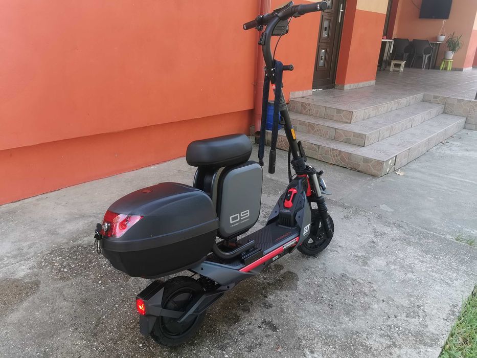 Vând trotineta electrica Segway ZT3 Pro