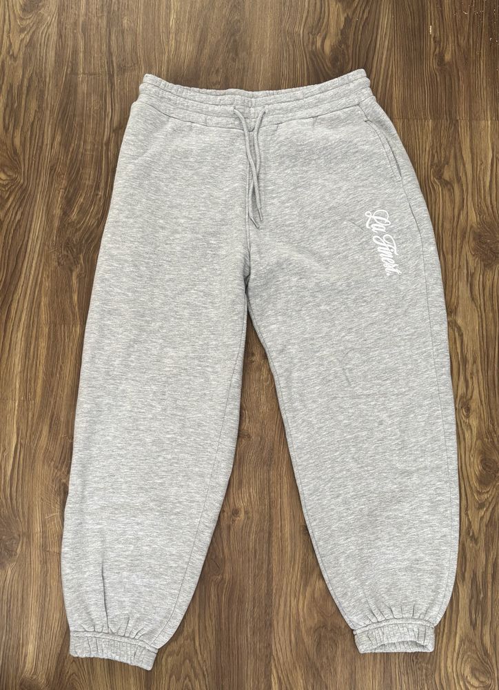 Сив анцуг от Cropp