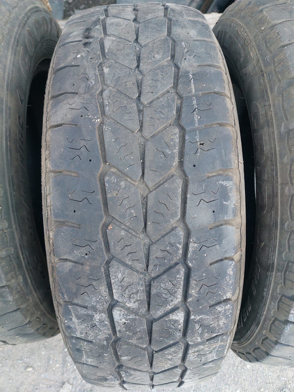 4 шины для груза цешка Goodyear.