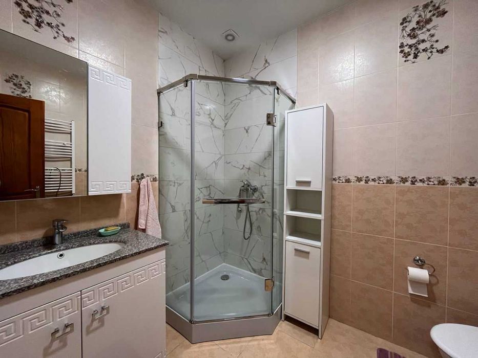 Дава се под наем Двустаен апартамент в София, Оборище - 64 кв.м за 375 € - Снимка #3