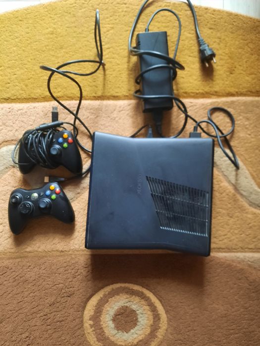 Xbox 360 în stare bună de funcționare!