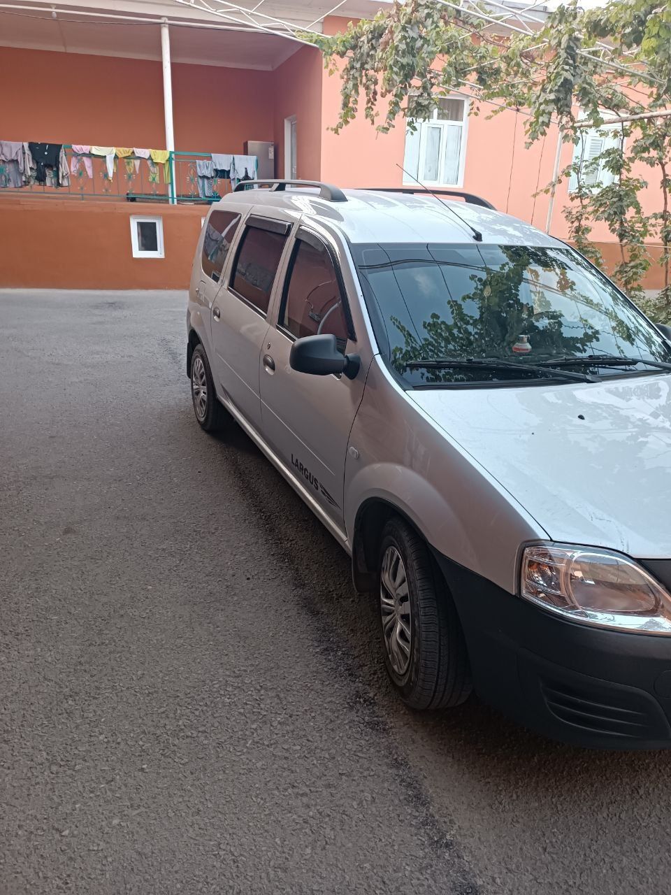 Lada largus 2018