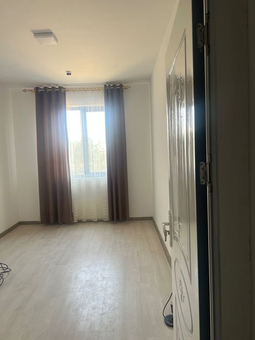 Srochna 2 komnat 1 etaj 58 kv