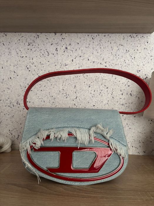 Дамска чанта на Дизел