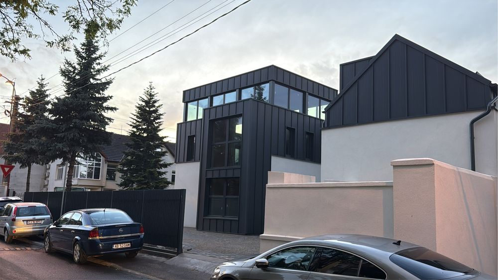 Clădire de vânzare pt birouri zona Iulius Mall