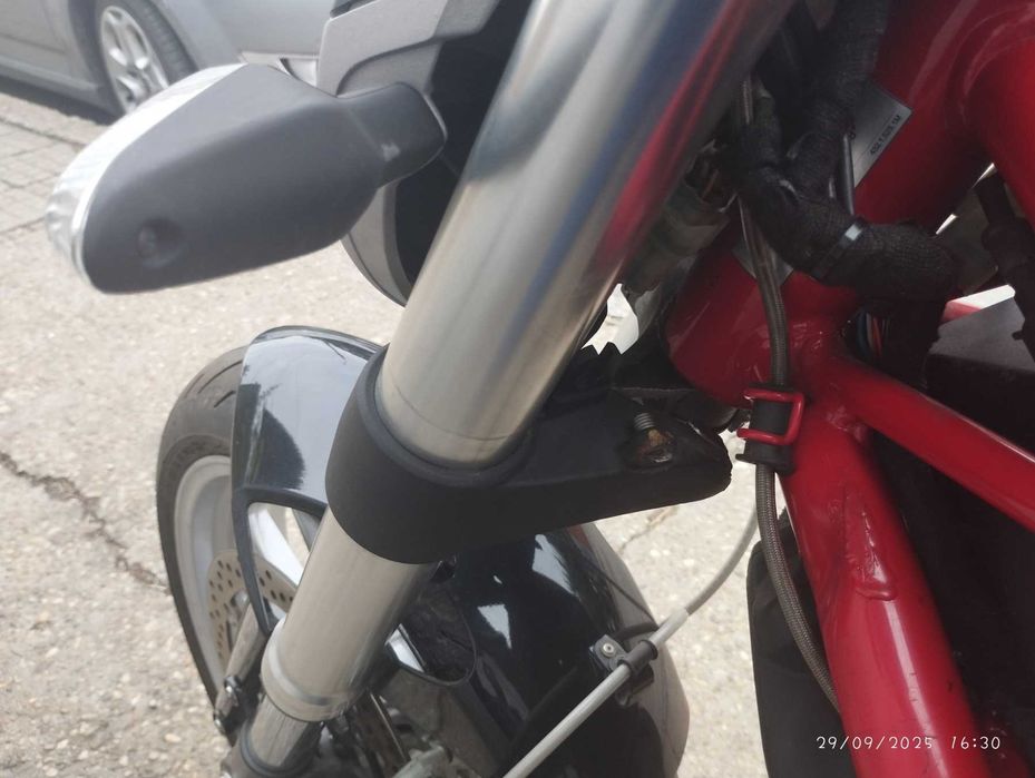 Ducati Monster 1100 S