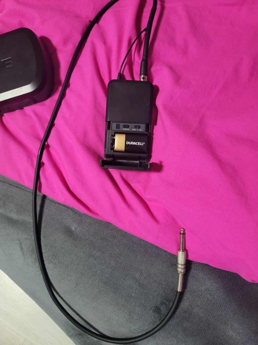 Wireless shure instrument