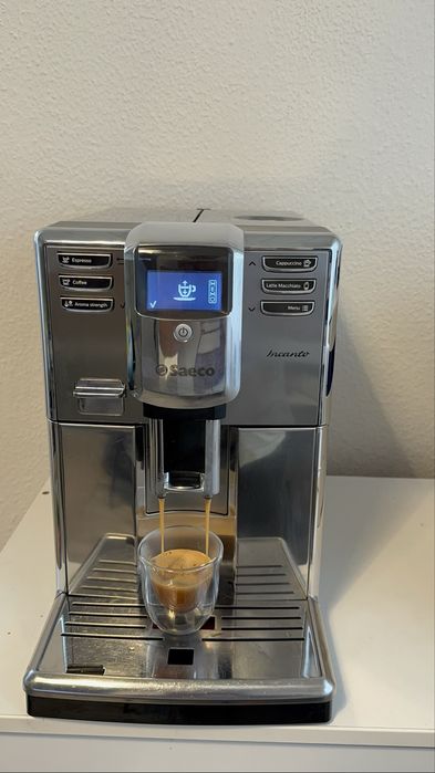 Aparat de cafea/expresor cafea boabe Saeco Incanto Cappucino