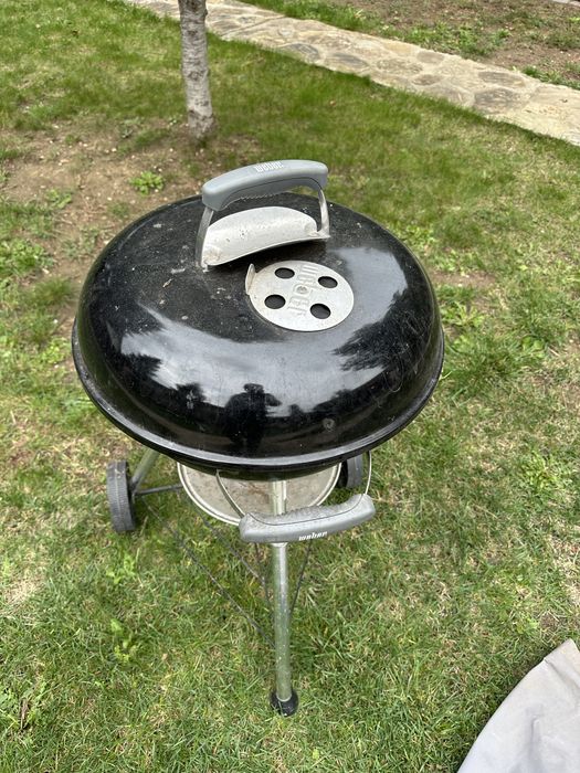 Gratar pe carbuni Weber
