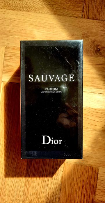Парфюм Dior Sauvage , 100ml , не разпечатан с етикет ,нов