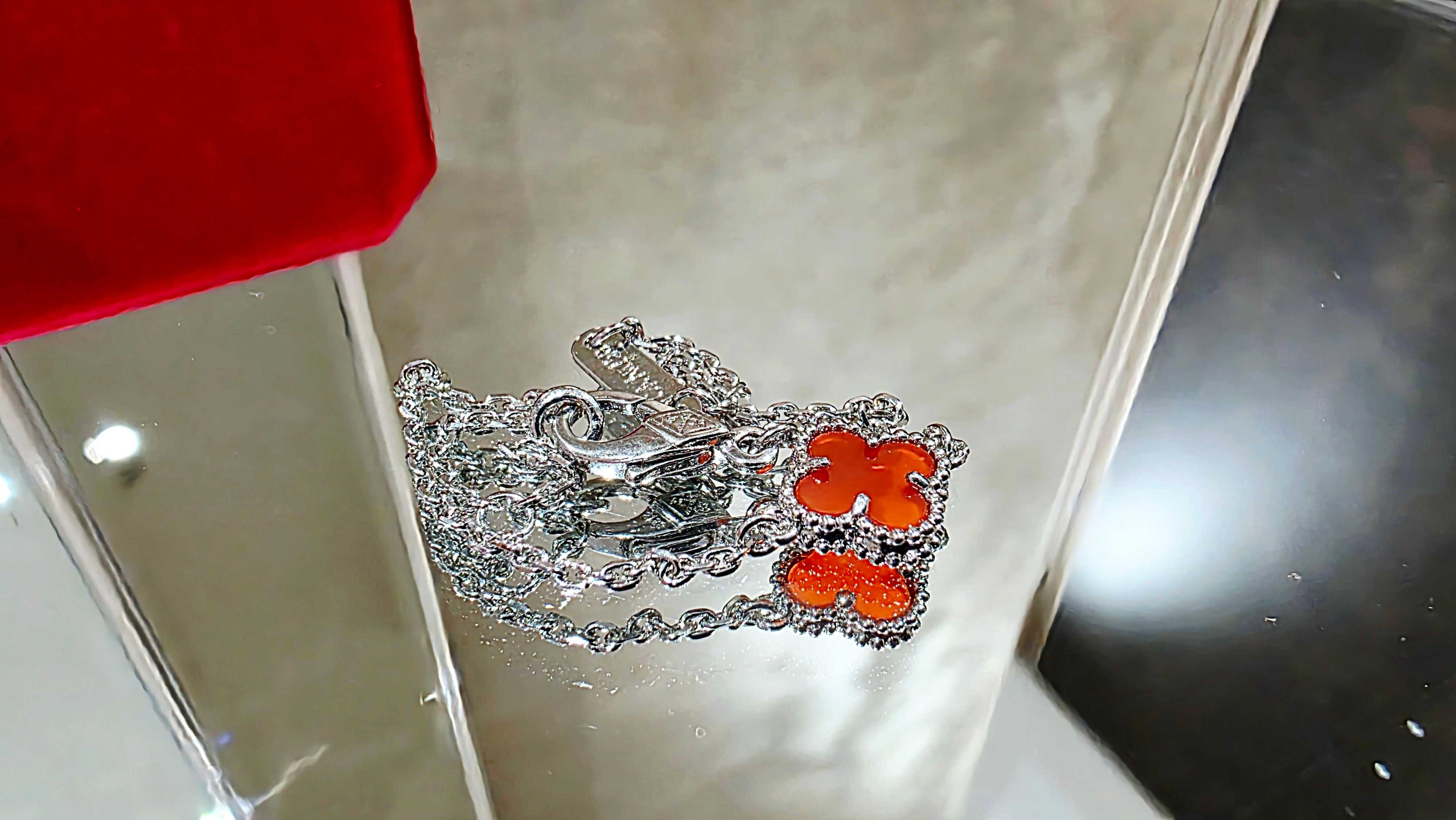 Van Cleef & Arpels VCA Silver Red Sweet Alhambra Clover Дамска Гривна