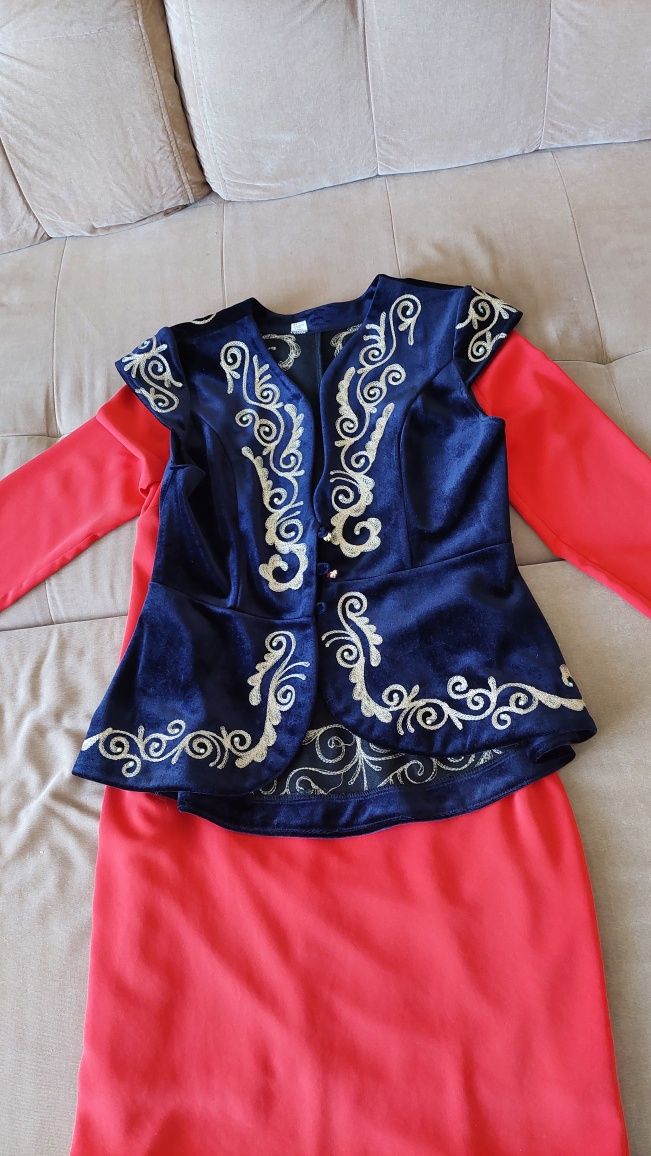 Платье с казахский жилетом