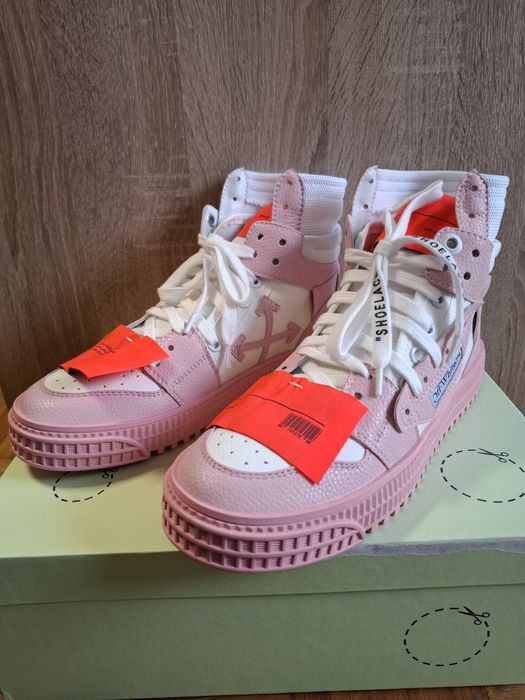 Off white 3.0 . 680 RON