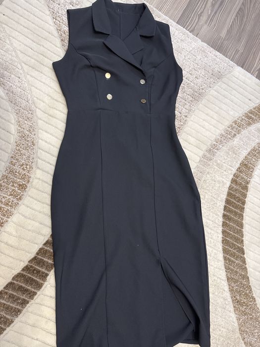 Черна елегатна рокля