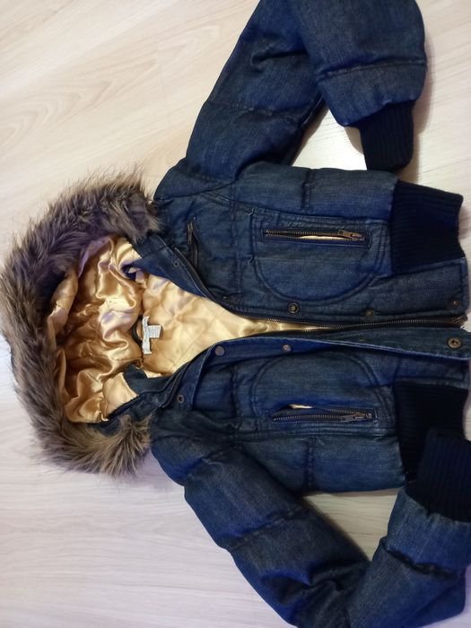 НОВО оригинално дамско яке GUESS
