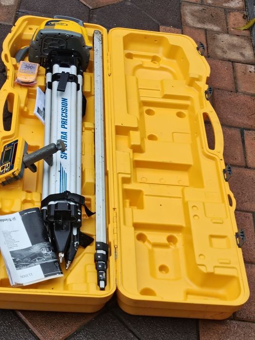 Laser SPECTRA Precizion LL 300 Nca și nou