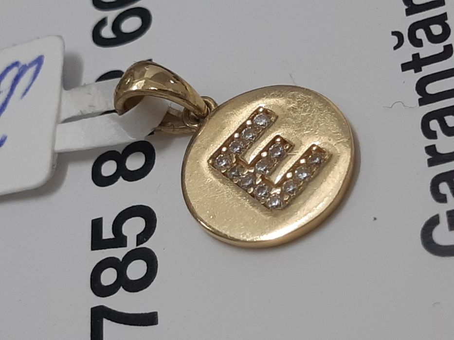 Pandantiv litera e0.86gr(m1) staramanet