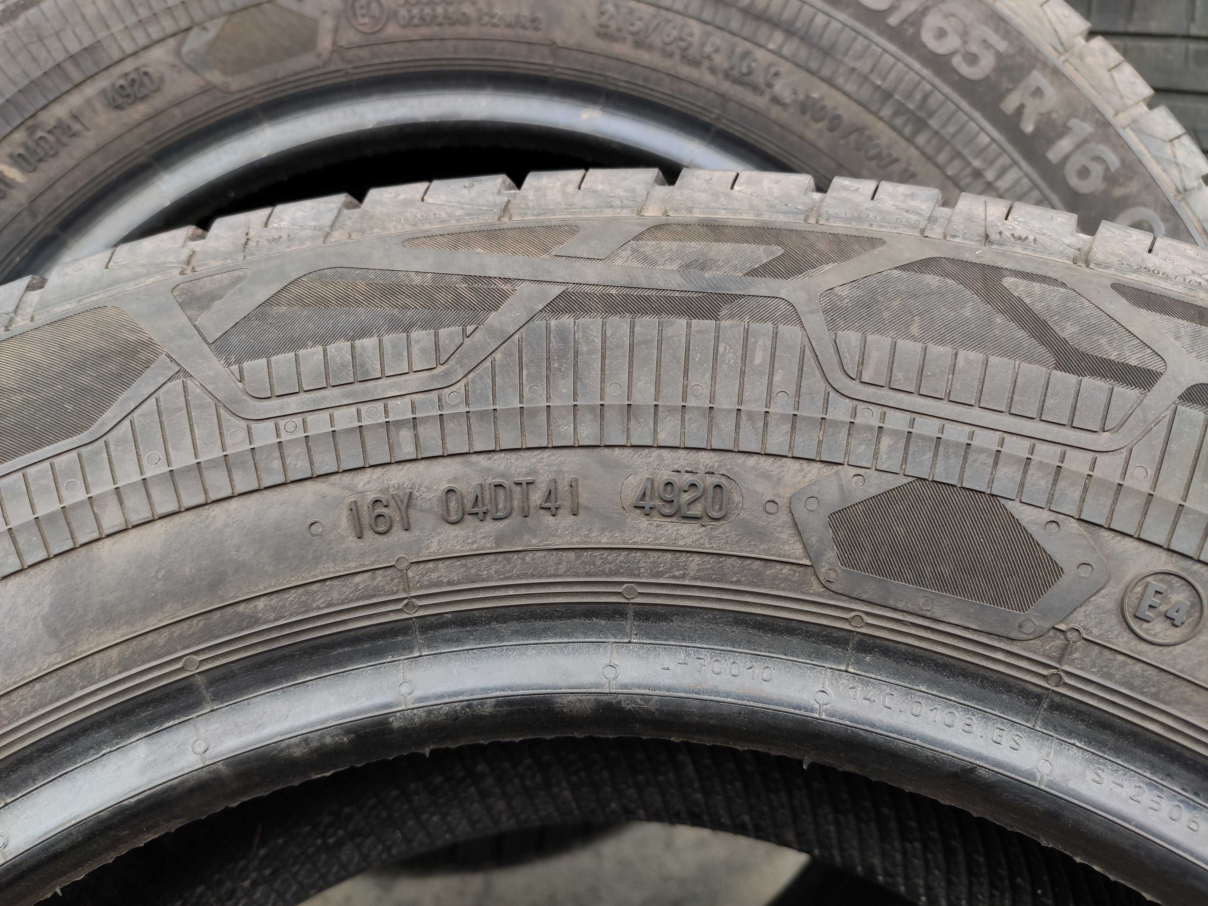 2бр Летни гуми за БУС 215 65 16 С - Continental