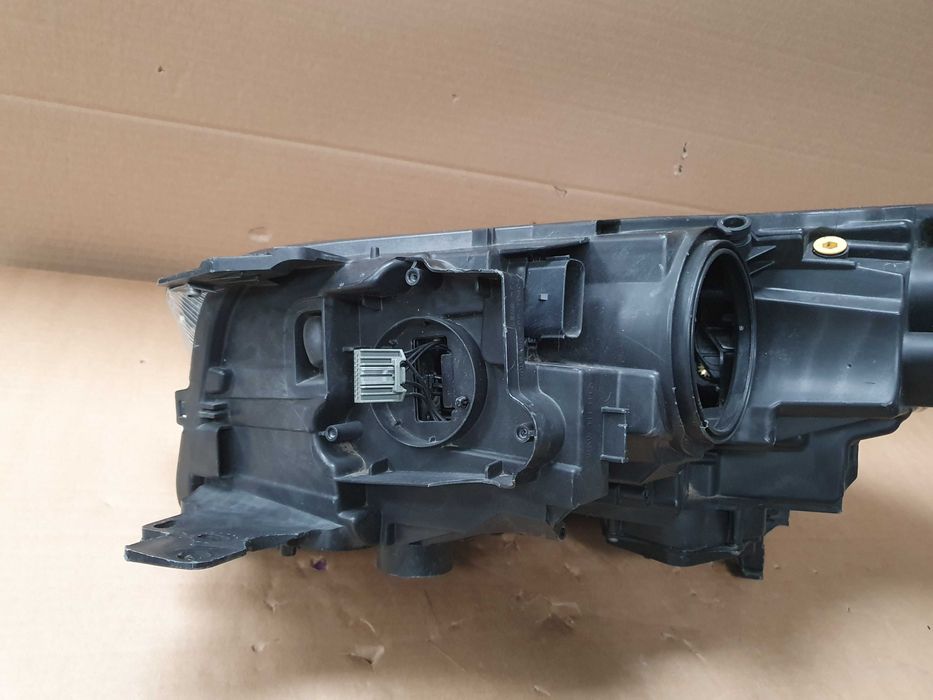far dreapta ford kuga 2020