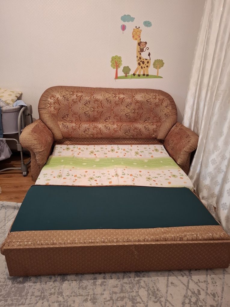 Продам диван б/у в нормальном состояний
