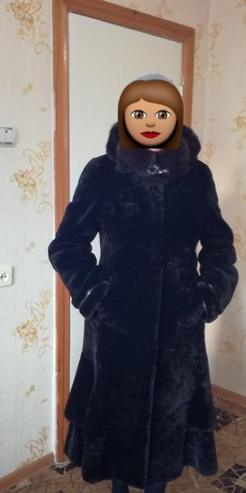 Шуба, мутоновая,очень красивая! Почти новая!