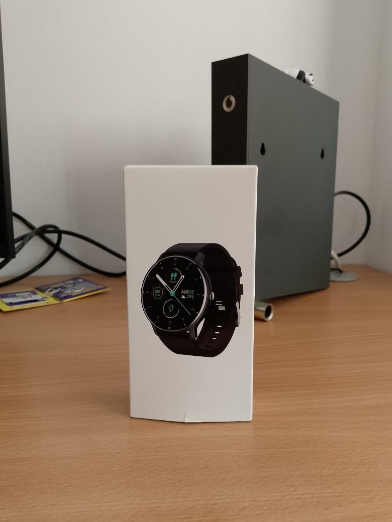 NOU, Smartwatch modern fitness, mesaje, notificări, unisex